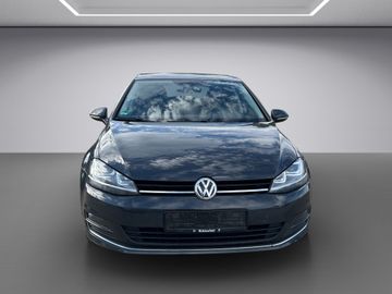 Volkswagen Golf - 8