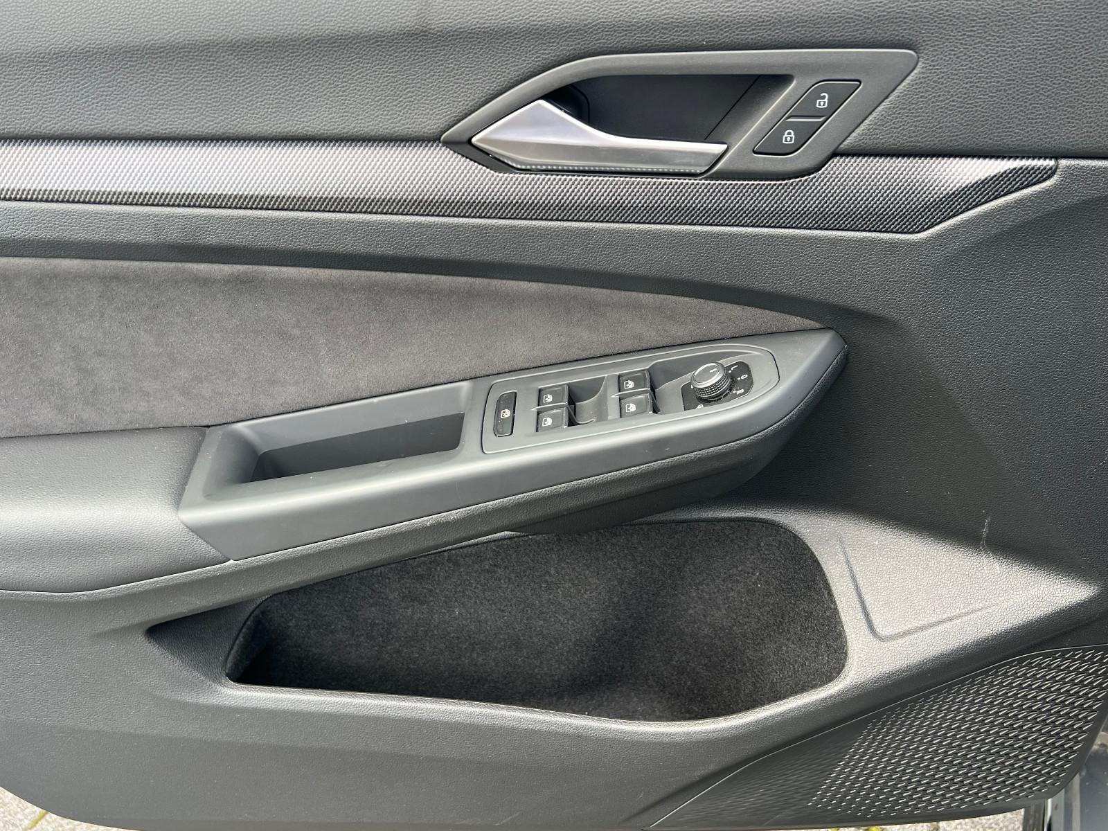 Volkswagen Golf VIII Variant 1.5 TSI R-Line-KAM-NAVI-GARANT, миниатюра 9