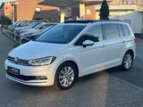 Volkswagen Touran 2.0 TDI Highline+PANO+KAMERA+STANDHEIZUNG - VW Touran Gebrauchtwagen in Düsseldorf