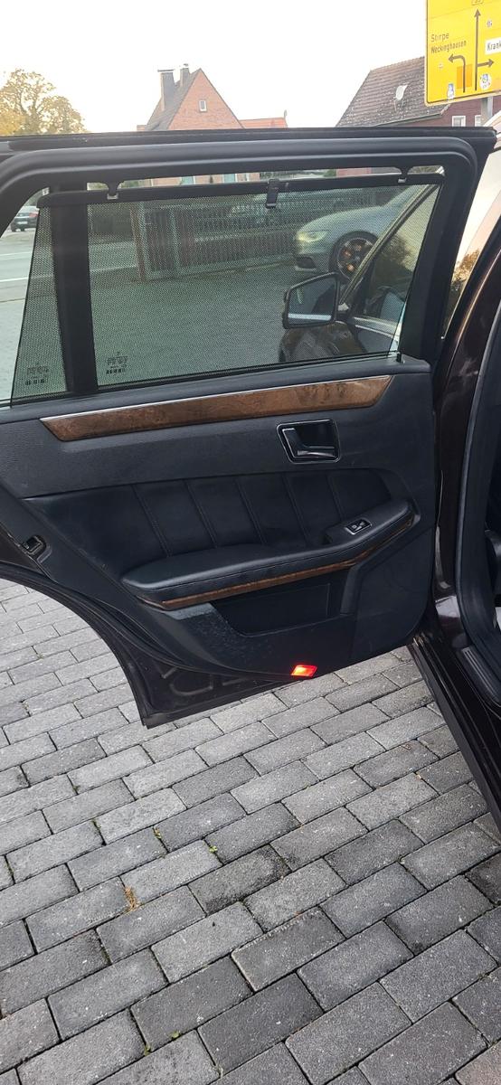 Mercedes-Benz E220 2010 — photo 13