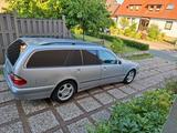 Mercedes-Benz E klasse w210. 200komp  T model - Mercedes-Benz 200 aus 2001