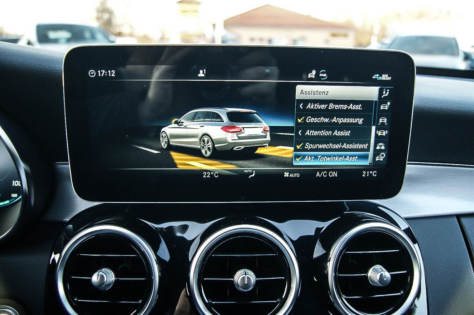 Fahrzeugabbildung Mercedes-Benz C 300 e T 9G-T Avantgarde AHK BURMESTER LED KAME