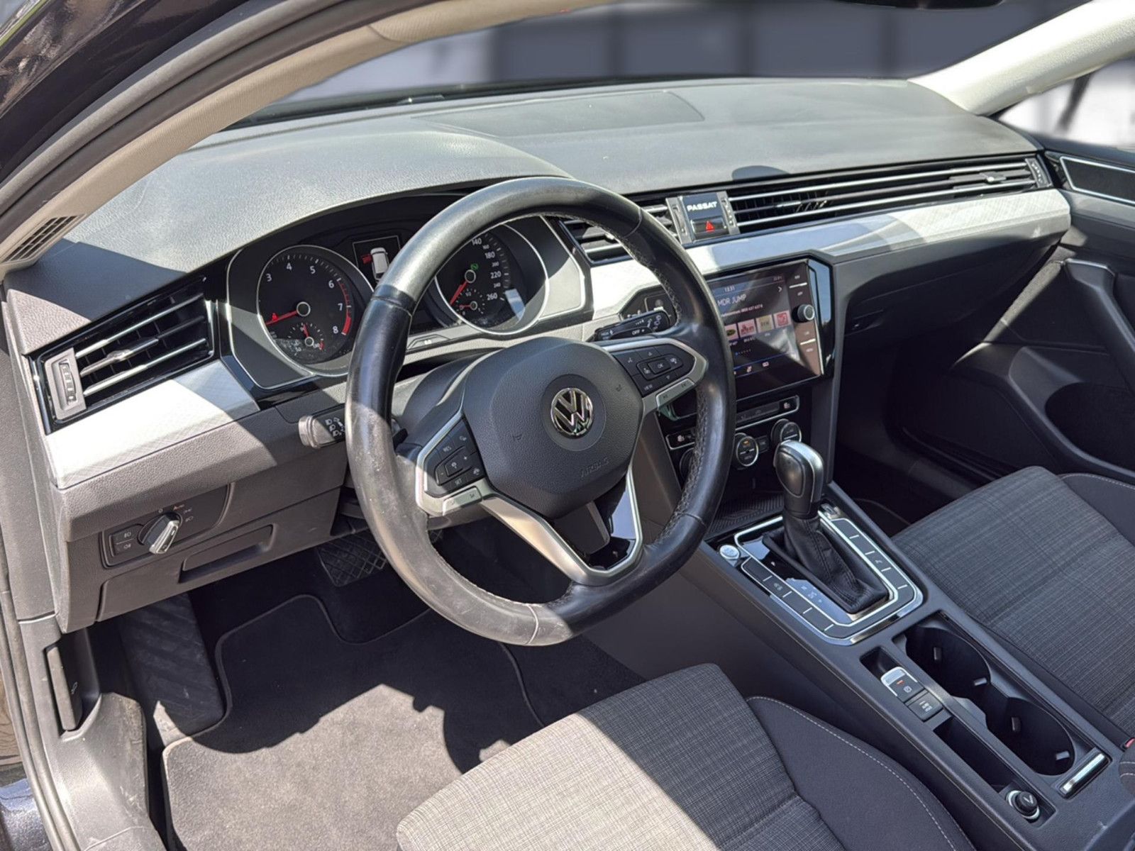 Fahrzeugabbildung Volkswagen Passat Variant Business