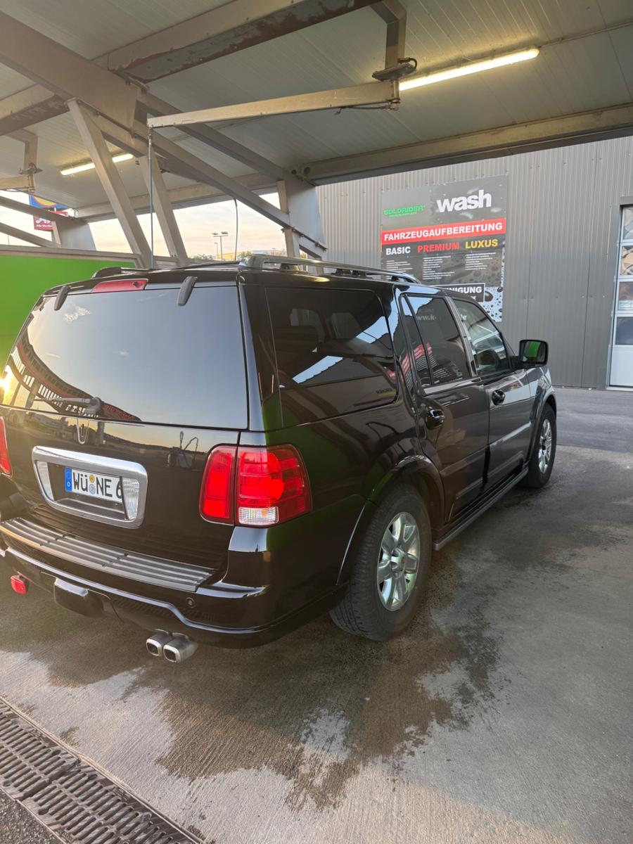 Lincoln Navigator