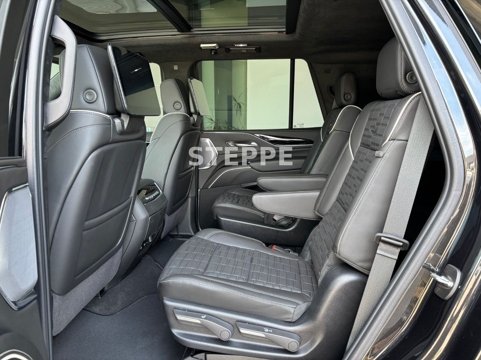 Cadillac Escalade V-Series 6.2 V8 Supercharged AWD