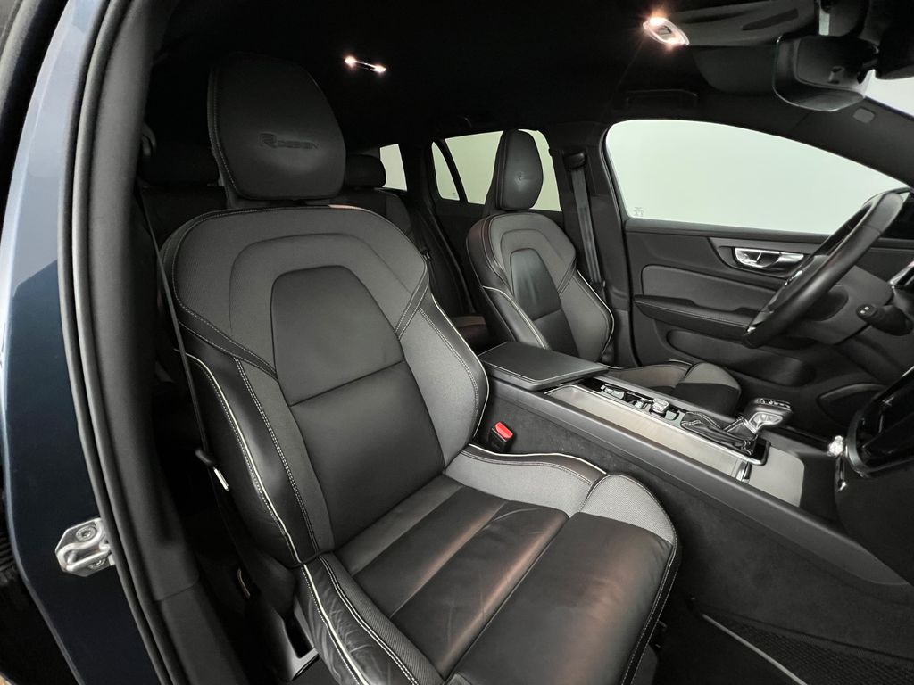 VOLVO V60 R Design / 310PS / NUR 96.tKM / 2.HD / HK / VOLVO V60 R Design / 310PS / NUR 96.tKM / 2.HD / HK /