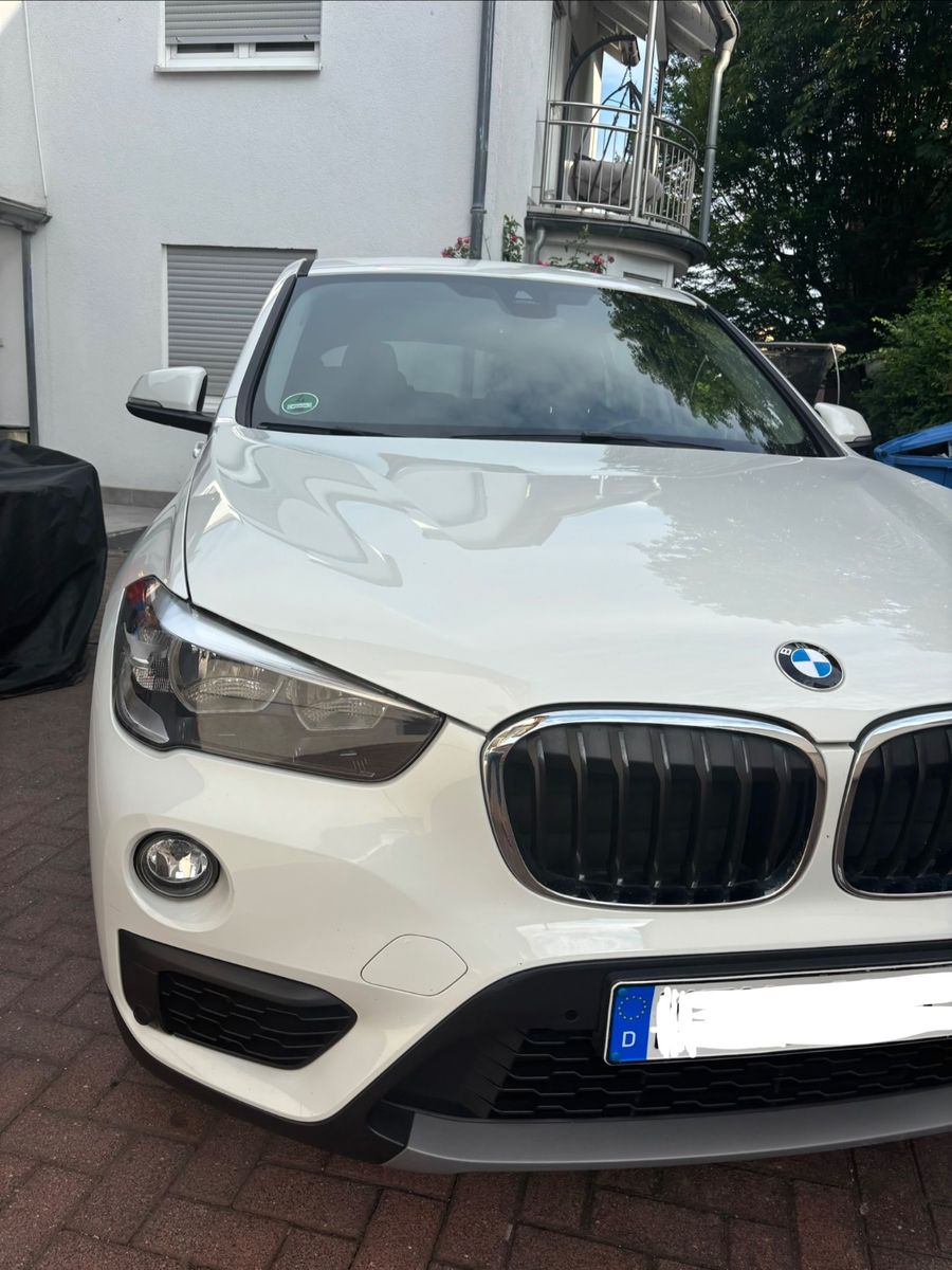 BMW     BMW X1 sDrive18i Automatik | Navi | PDC | TÜ
