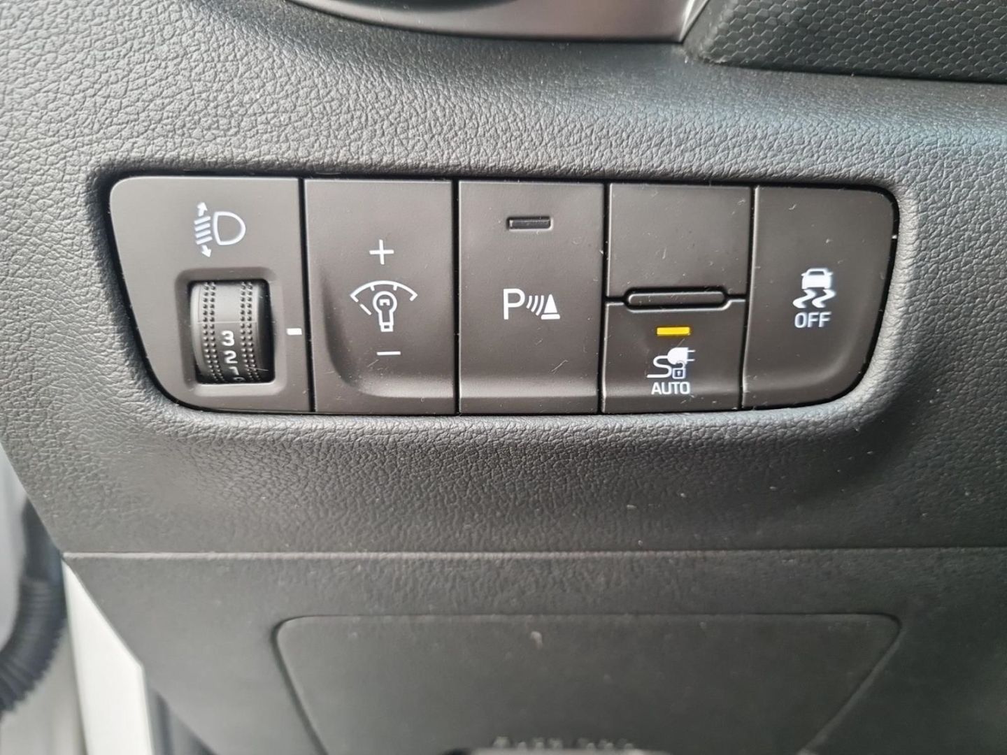 Fahrzeugabbildung Hyundai KONA Elektro 2WD MY23 (100kW) ADVANTAGE-Paket