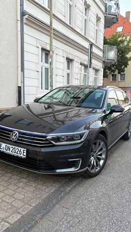 VW Passat 1.4 TSI DSG GTE Neu HV Panorama Voll! 