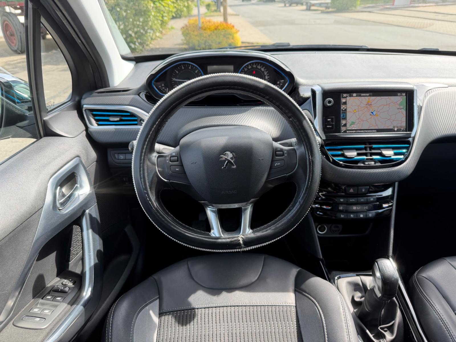 Peugeot 2008 Allure/TÜV Neu/Navi/PDC