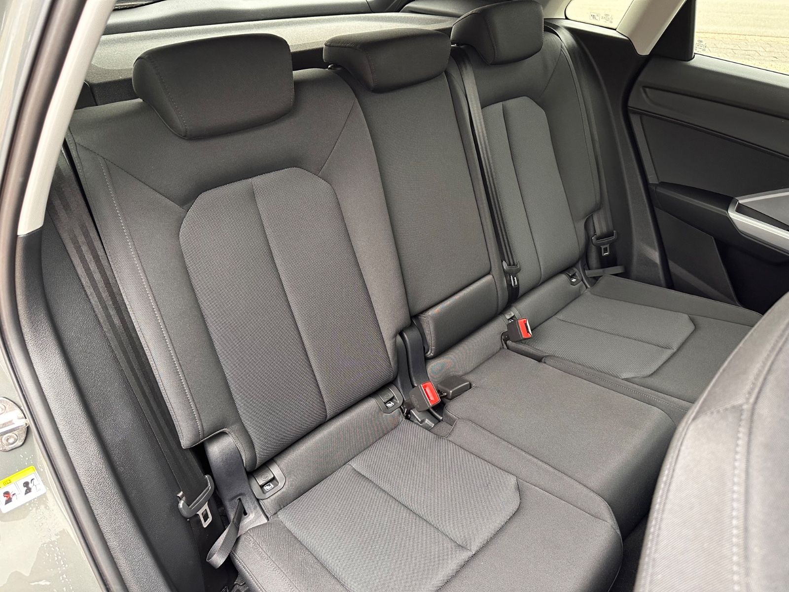 Fahrzeugabbildung Audi Q3 35 TFSI S line S Tronic Navi/ACC/SHZG/LED/PDC