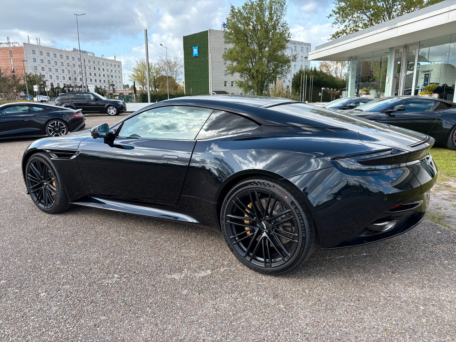 Aston Martin DB12 4.0 V8 imagem 3
