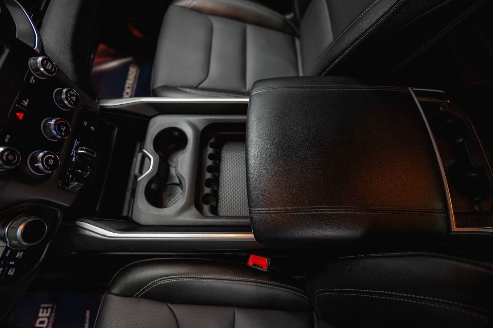 Fahrzeugabbildung Dodge RAM 5.7 V8 HEMI 4x4 OFFROAD Night Limited 19%