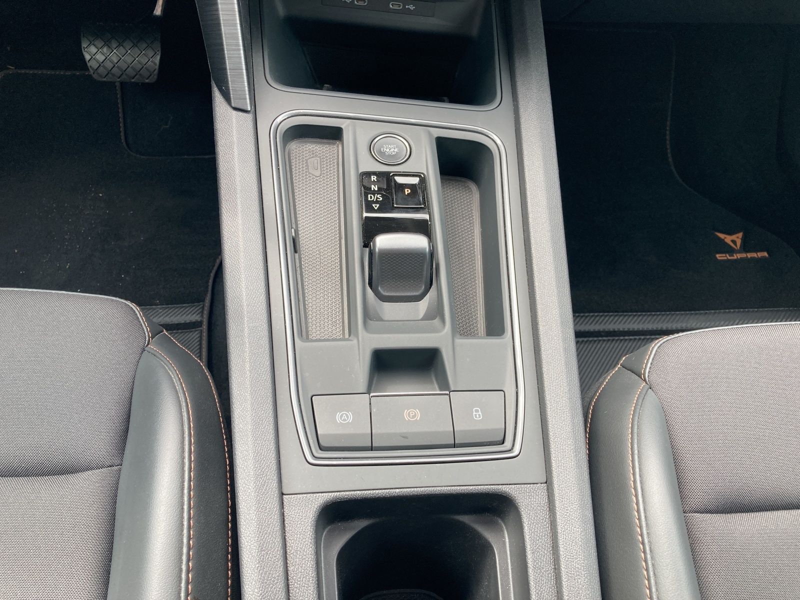 Fahrzeugabbildung CUPRA Formentor e-Hybrid DSG LED AHK ACC RFK SH 18"