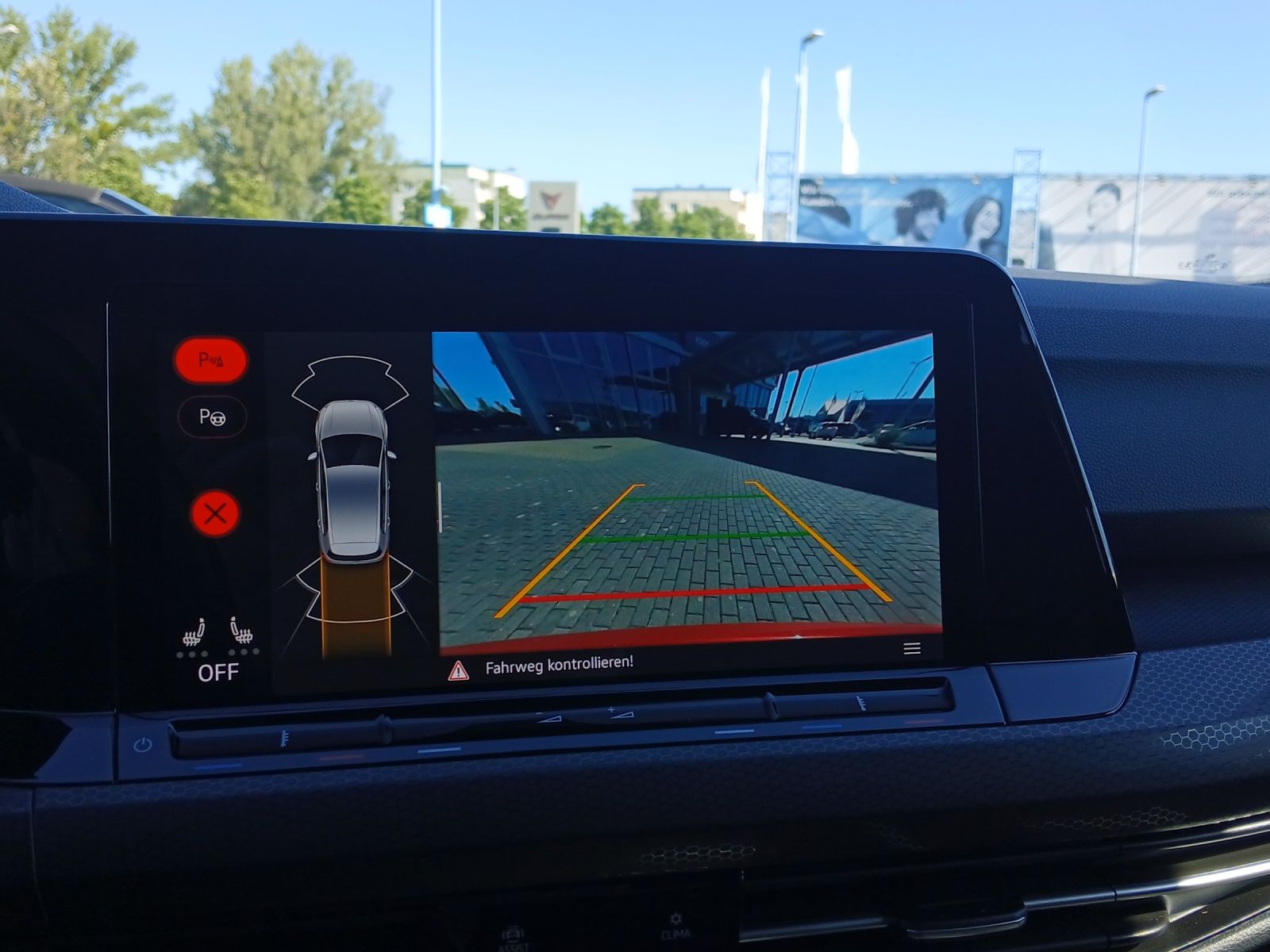 Fahrzeugabbildung Volkswagen Golf VIII GTI DSG Matrix Navi AID ACC RFK Harman