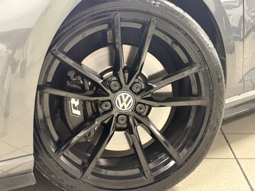 Volkswagen Golf - 2