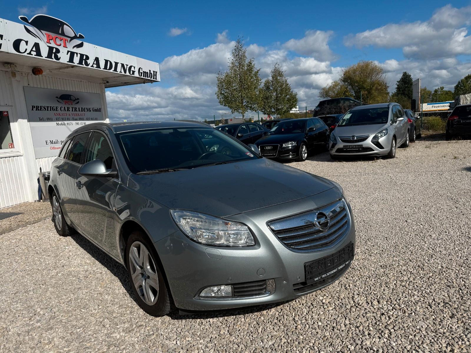 Opel Insignia 2011 — interior