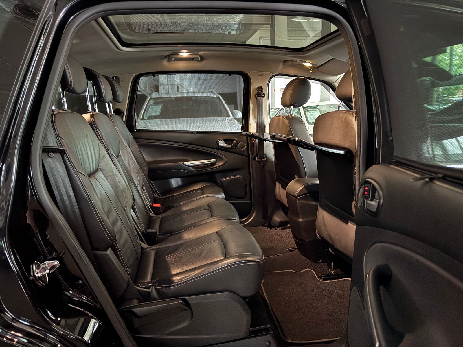 Fahrzeugabbildung Ford S-MAX AUTOMATIK SPORTPAKET TITANIUM X VOLL