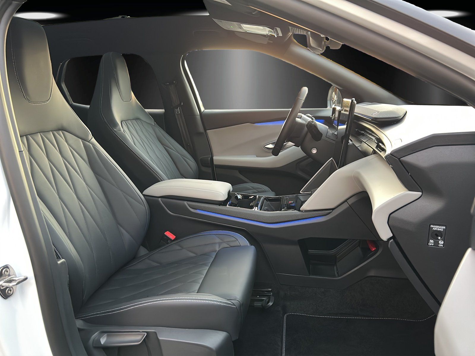 Fahrzeugabbildung Ford Explorer Premium AWD Aut./LED/ACC/360°/AHK/PANO/