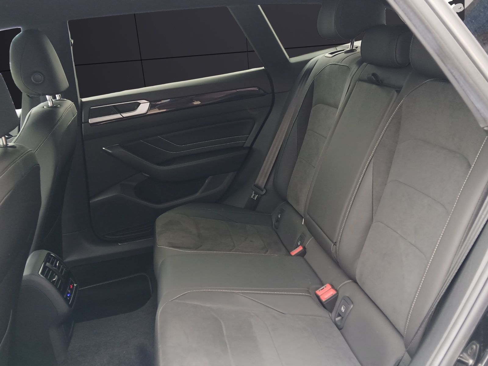 Fahrzeugabbildung Volkswagen Arteon SB TDI R-Line DSG Matrix Navi ACC AHK SHZ