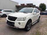 Mercedes-Benz ML -Klasse ML 300 CDI BlueEfficiency 4Matic - Mercedes-Benz ML 300: Cdi 4matic