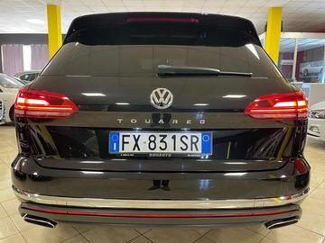 Volkswagen Touareg - 10