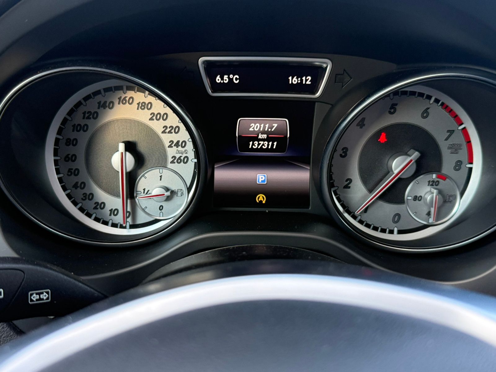 Fahrzeugabbildung Mercedes-Benz GLA 200 AMG Line PANO NAVI LEDER PDC WINTERRÄDER