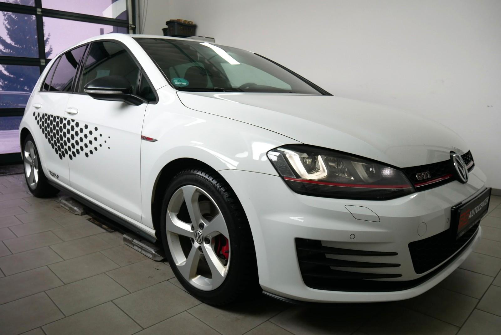 Volkswagen Golf VII Lim. GTI DSG Xenon Navi Alcantara PDC