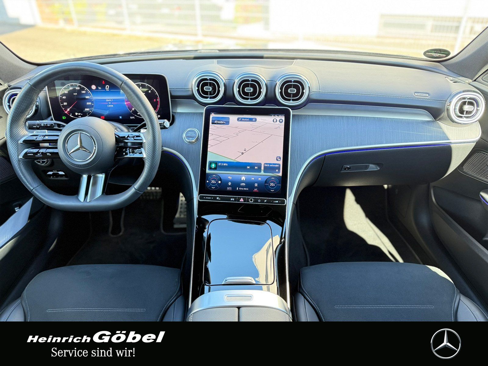 Fahrzeugabbildung Mercedes-Benz C 300 d T AMG*AHK*PANO*MEMORY*AMBIENTE*LED*