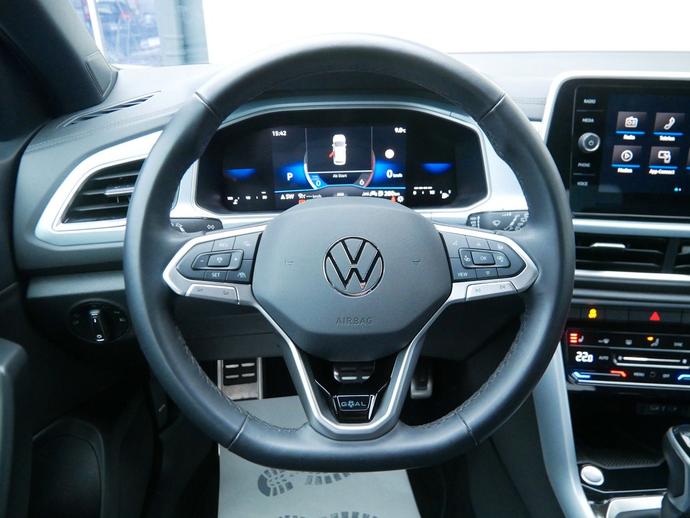 Fahrzeugabbildung Volkswagen T-Roc 2.0 TDI GOAL NEU50T AHK LED ACC SHZ+LHZ