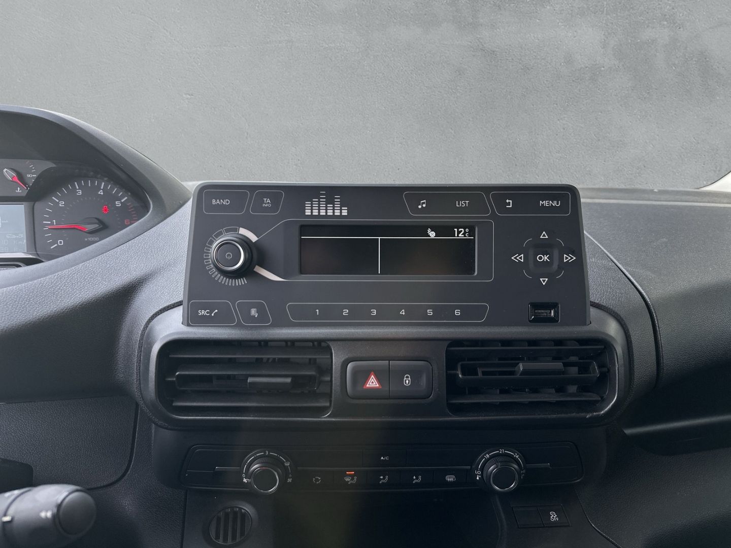 Fahrzeugabbildung Peugeot Partner Peugeot PART PRO EN L1 HDI75 DAB Notbrem