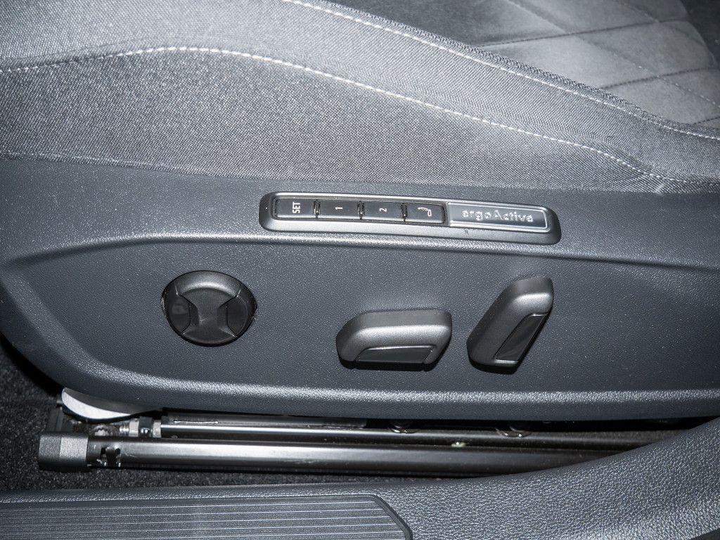 Volkswagen Golf VIII 2.0 TSI Style APP ACC Sitzhzg LED, миниатюра 18