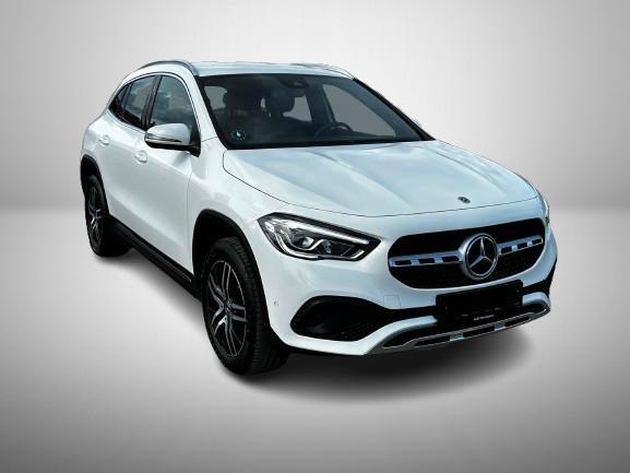 Mercedes-Benz GLA 220 2.0d 190PS AUTOMATIK NAVI CAM AHK S-HZG