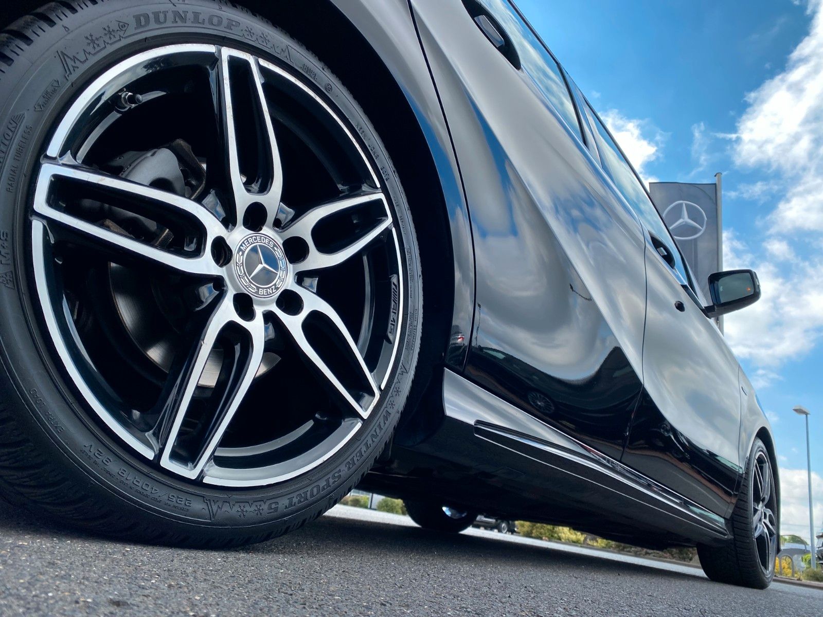 Fahrzeugabbildung Mercedes-Benz B 200 AMG+Leder+RKamera+Ambiente+Sondermodell
