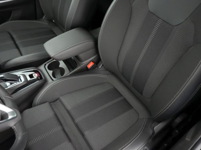 Grandland GS PHEV AT+ANHÄNGERKUPPLUNG+NAVI+RÜCKF