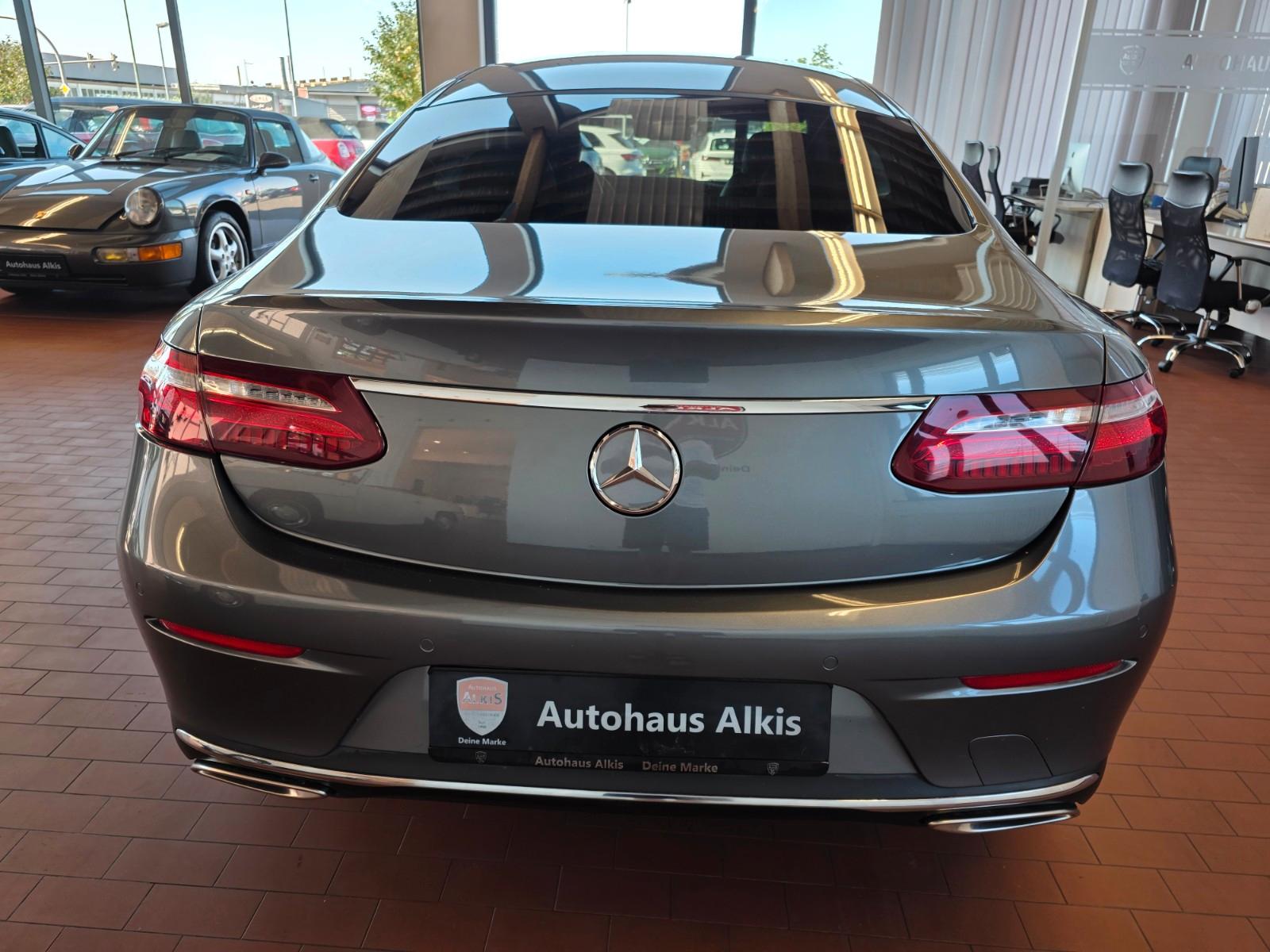 Mercedes-Benz E 300 Coupe+Avantgarde+Ambiete+LED+Kamera