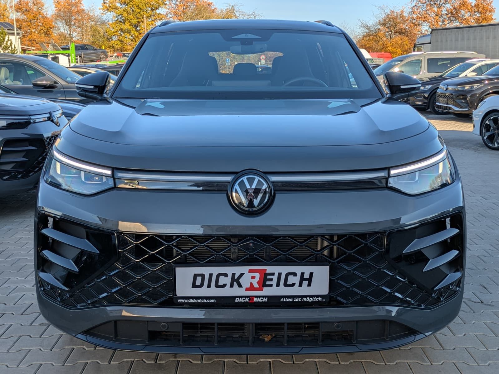 Fahrzeugabbildung Volkswagen Tayron 2.0 TDI 4M R-Line BLACK*7Si*MATRIX*PANO