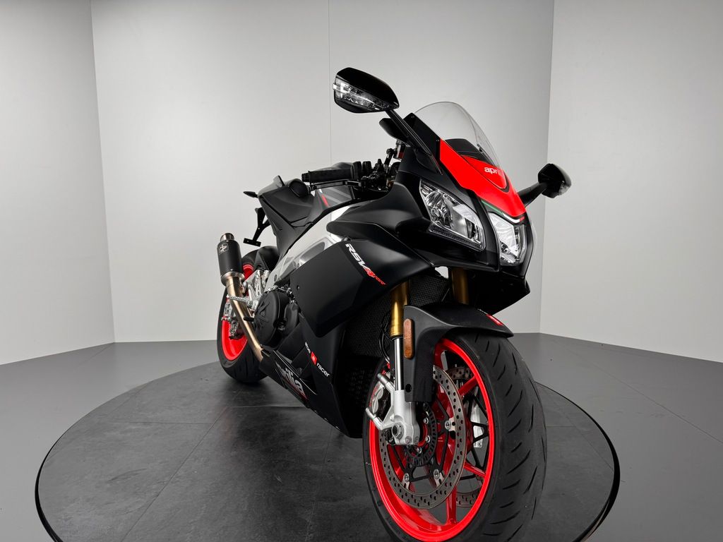 Fahrzeugabbildung Aprilia RSV4 RR *ARROW *TOP-ZUSTAND *2. HAND