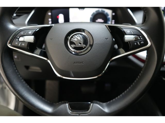 Octavia COMBI CLEVER TDI DSG+NAVI+SITZ-/LENKRADH