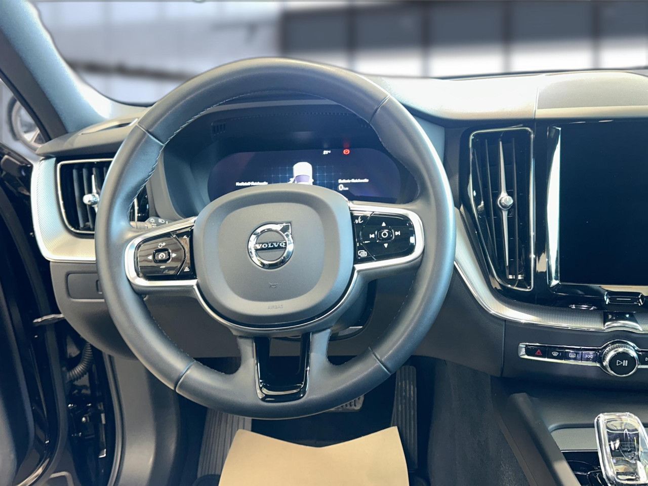 Volvo XC 60 R Design Recharge Plug-In Hybrid AWD Navi foto 12