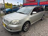 Toyota Avensis Kombi 2.0 D-4D Sol - Toyota Avensis aus 2004 mit Diesel-Antrieb
