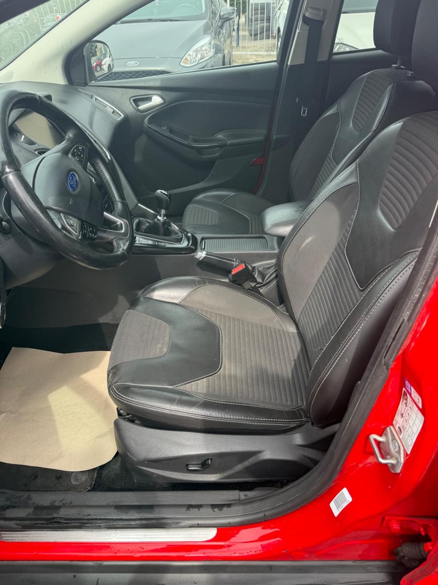 Ford Focus 2015 — photo 14