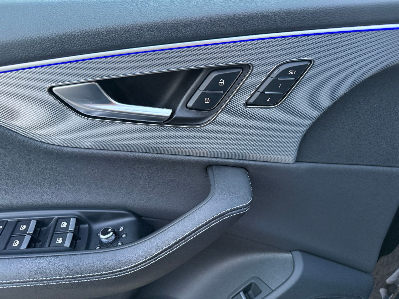 Fahrzeugabbildung Audi Q7 50 TDI Quattro/7-SITZE/PANO/HUD/AMBIENTE/KAME