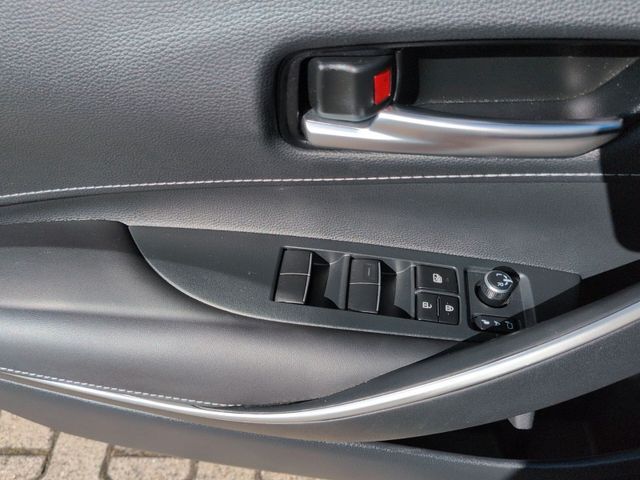 Fahrzeugabbildung Toyota Corolla Touring Sports 1.8 Team D KlimaA,LED,LM
