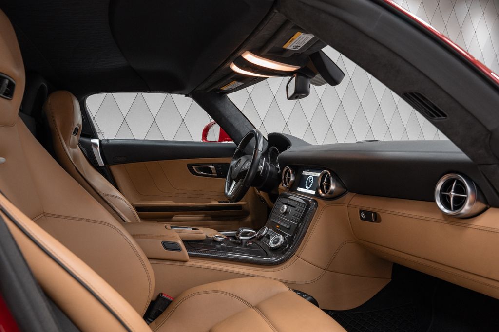 SLS AMG 6.2 V8 Roadster RED/BROWN CARBON - Bild 19