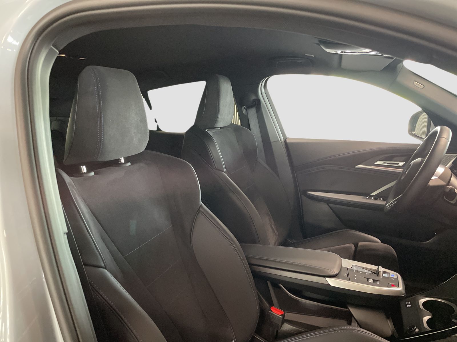 BMW iX2 - Bild 12