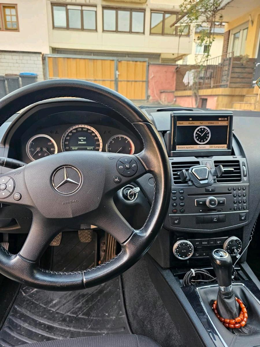 Mercedes-Benz C200 2010 — photo 7