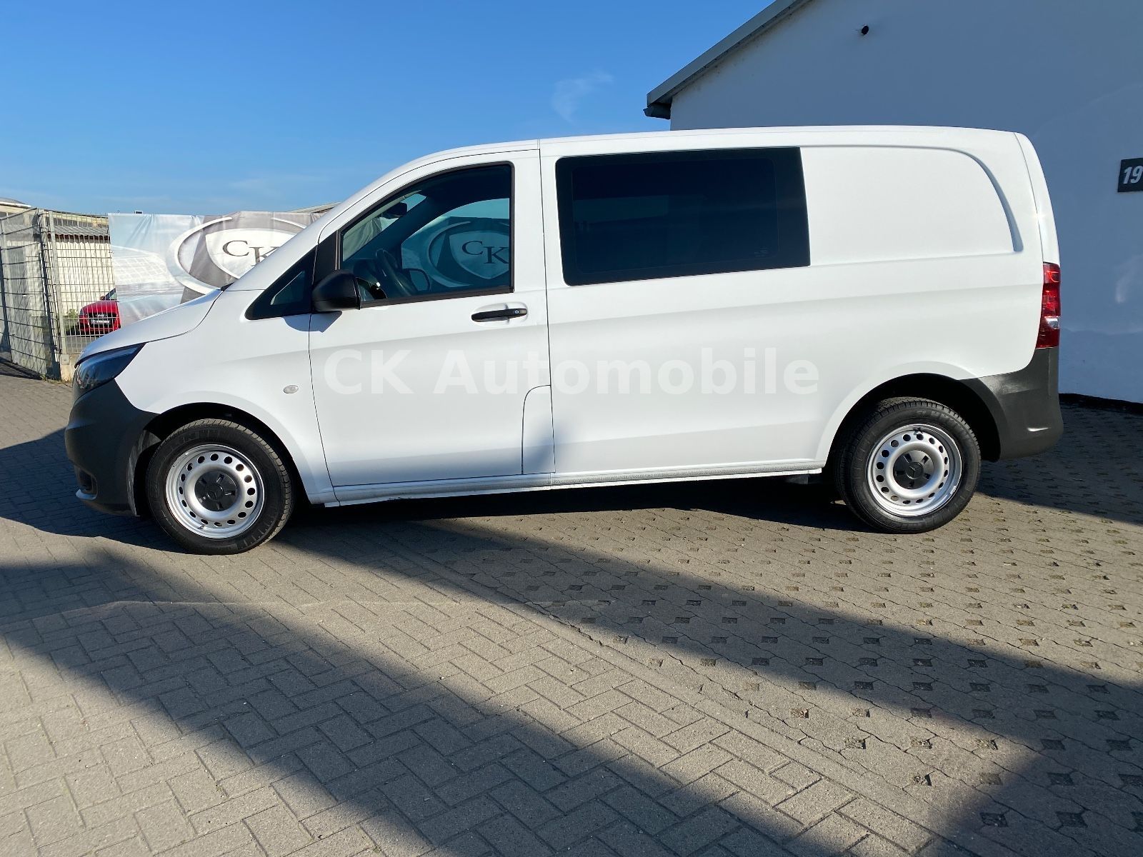 Fahrzeugabbildung Mercedes-Benz Vito Mixto 110CDI Kompakt/5 Sitze/Navi/Klima/AHK