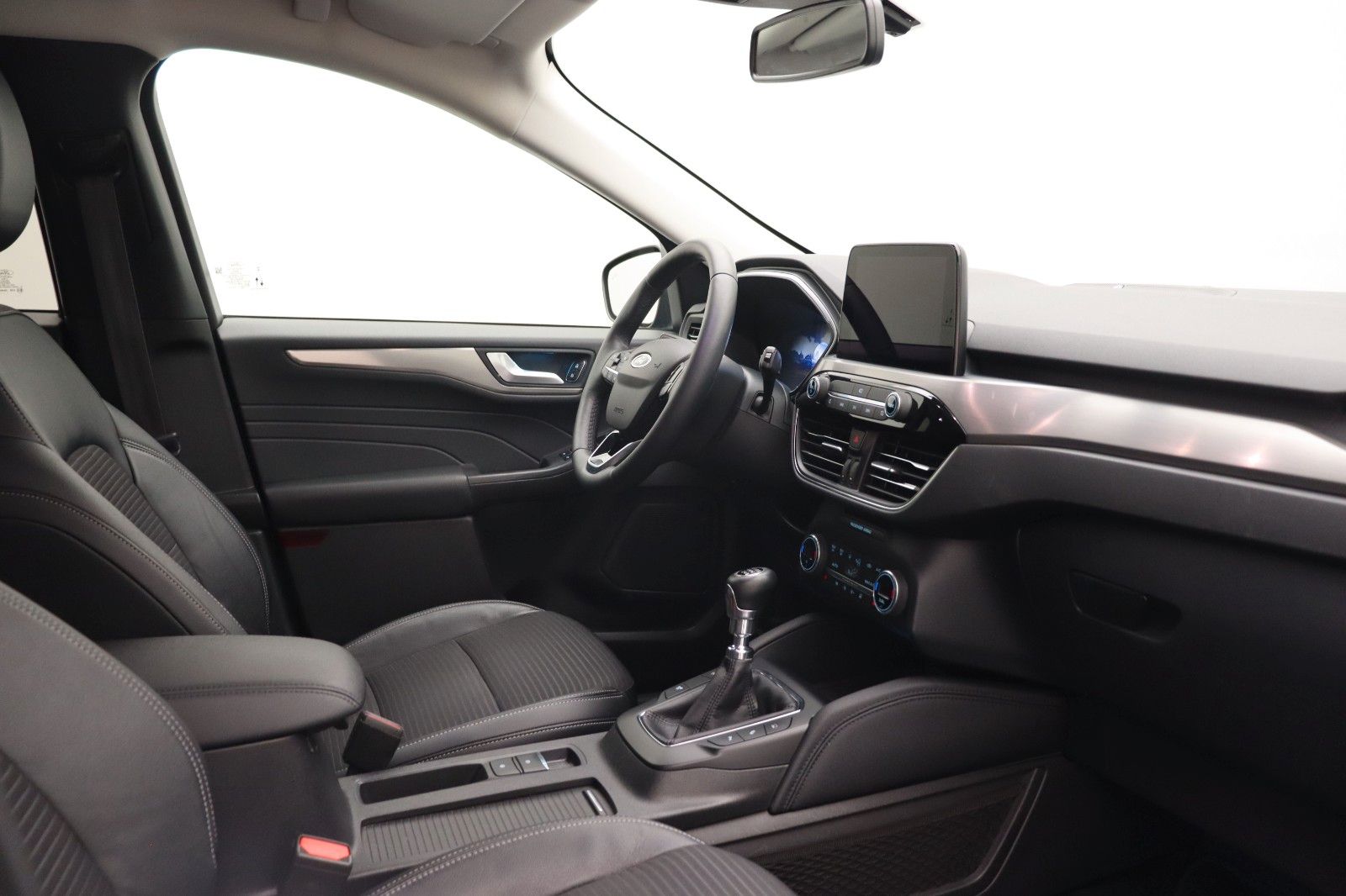Fahrzeugabbildung Ford Kuga 1.5 Titanium X HUD AHK LED ACC