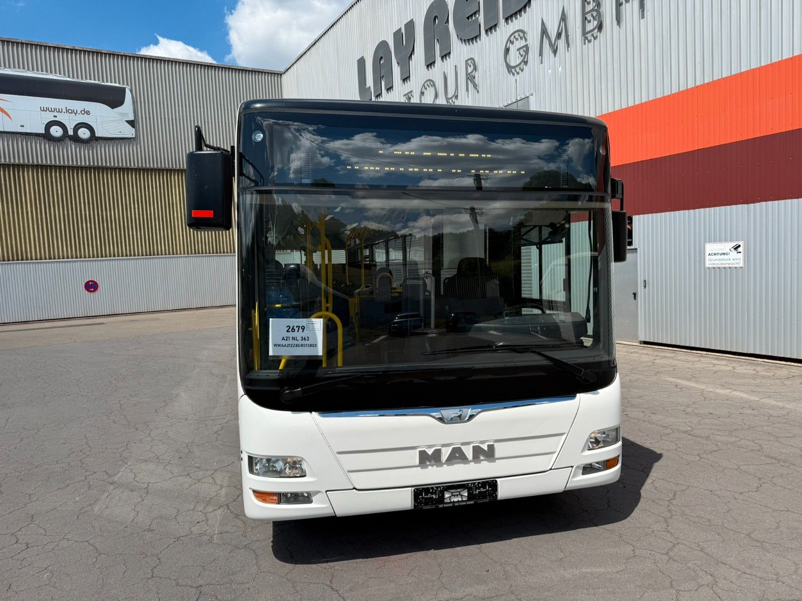 MAN  2014 - Image 2 of 34